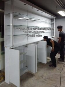 ตู้โชว์สินค้าอะคริลิค